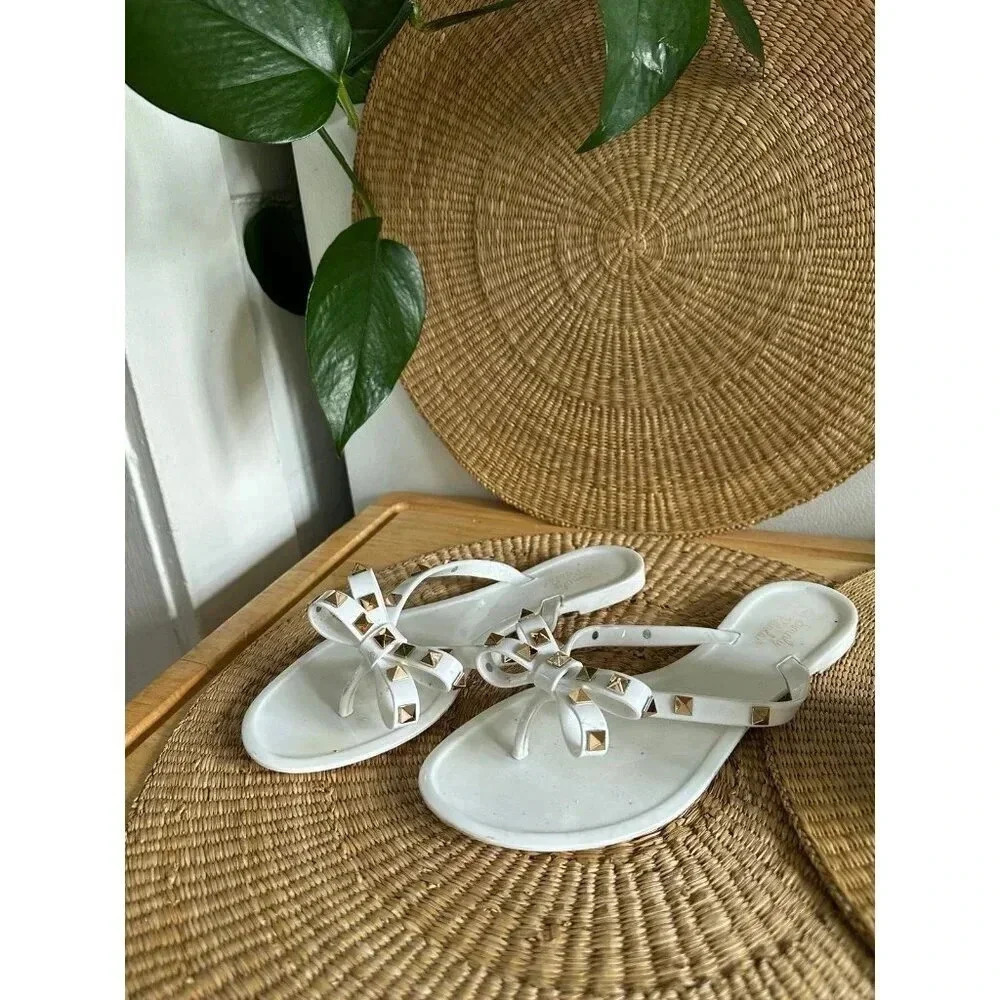 Simply Petals Women’s size 7 Sandals